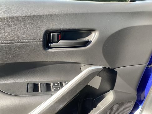 Used 2022 Toyota Corolla Cross LE image 12