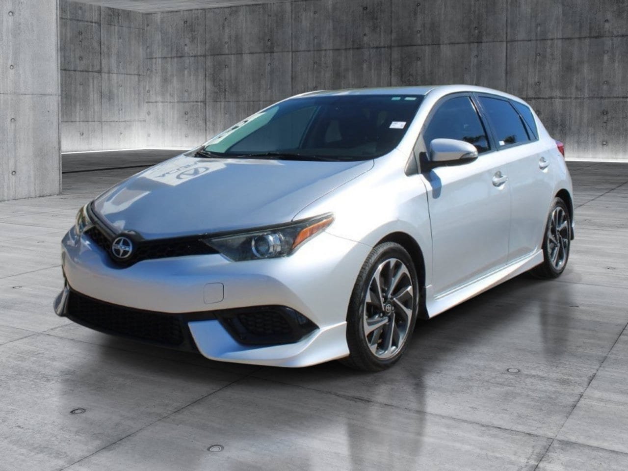 Used 2016 Scion iM FWD image 9