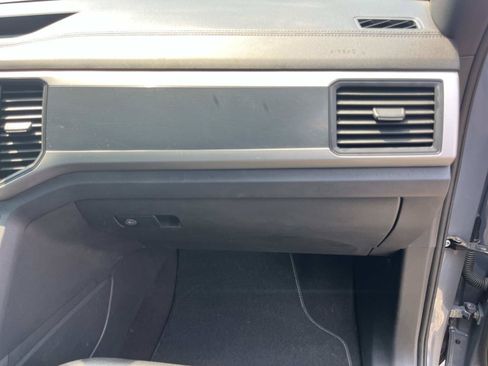 Used 2021 Volkswagen Atlas Cross Sport SE w/ Panoramic Sunroof Package FWD image 24