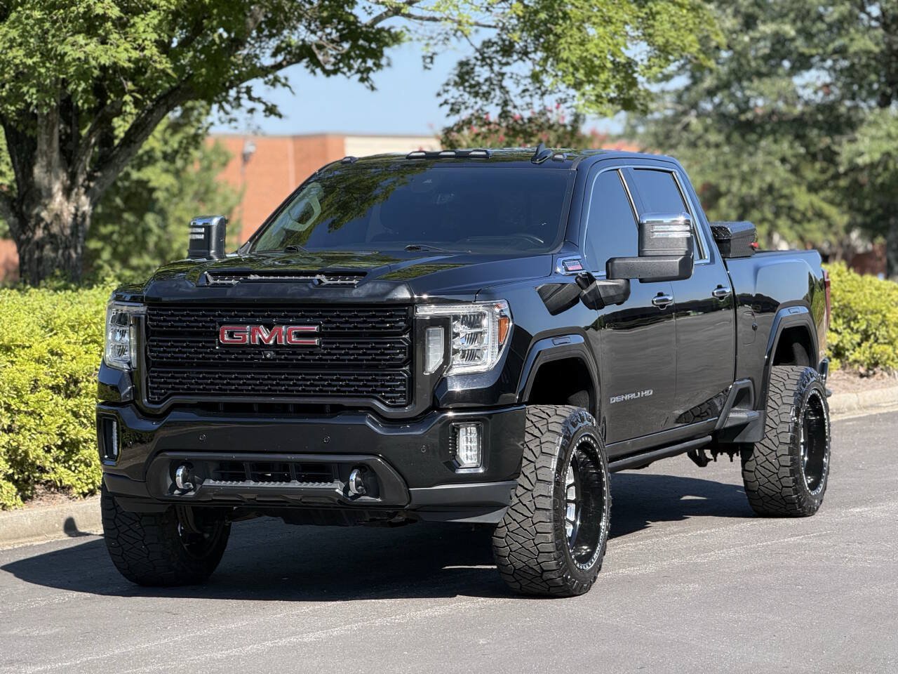 Used 2020 GMC Sierra 3500 Denali w/ Denali Ultimate Package AWD/4WD image 3