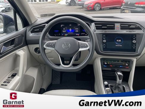 Used 2023 Volkswagen Tiguan SE w/ Panoramic Sunroof Package image 14