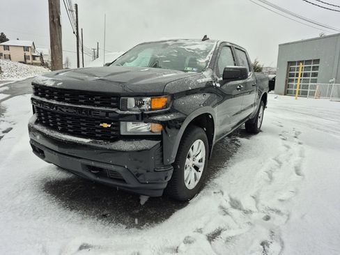 Used 2021 Chevrolet Silverado 1500 Custom image 3