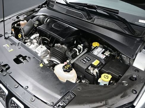 Used 2024 Jeep Compass Limited image 42