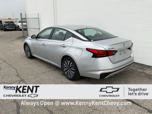 Used 2024 Nissan Altima 2.5 SV image 29