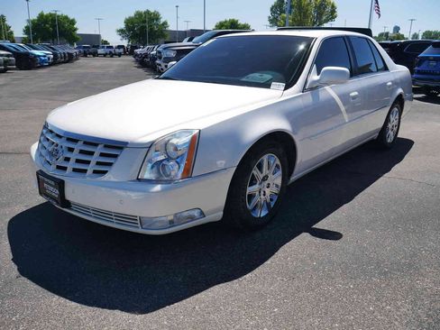 Used 2011 Cadillac DTS Premium FWD image 3