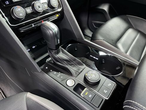 Used 2021 Volkswagen Atlas SEL Premium image 22