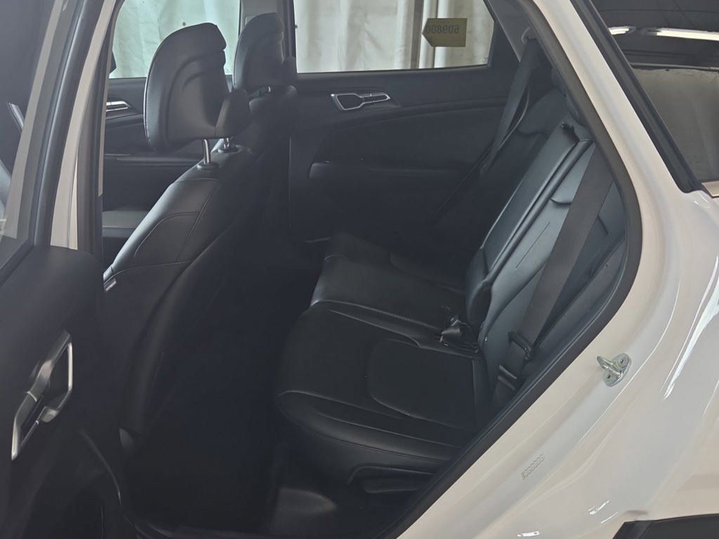 Used 2023 Kia Sportage EX FWD image 5