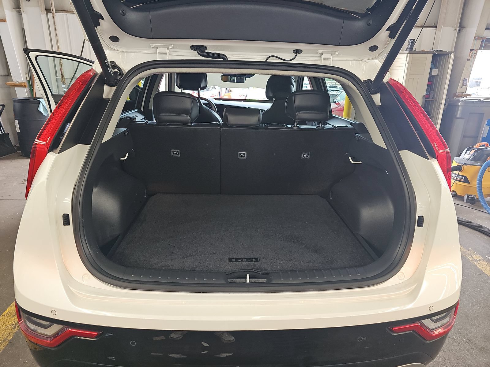 Used 2023 Kia Niro Wave FWD image 16