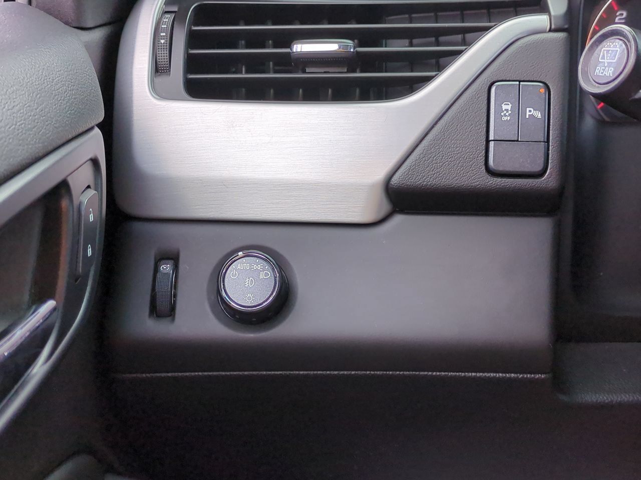 Used 2016 GMC Yukon XL SLE RWD image 17