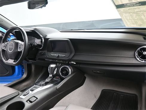 Used 2022 Chevrolet Camaro LT w/ RS Package image 16