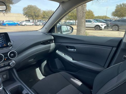 Used 2025 Nissan Sentra SV FWD image 38