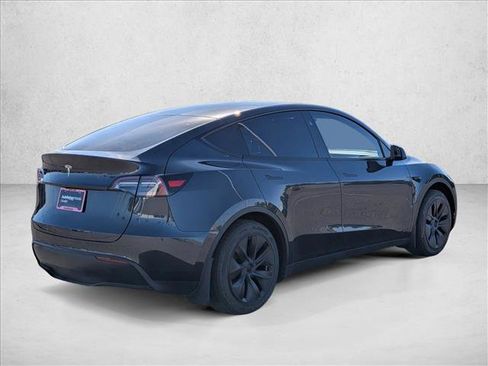 Used 2024 Tesla Model Y Long Range image 5
