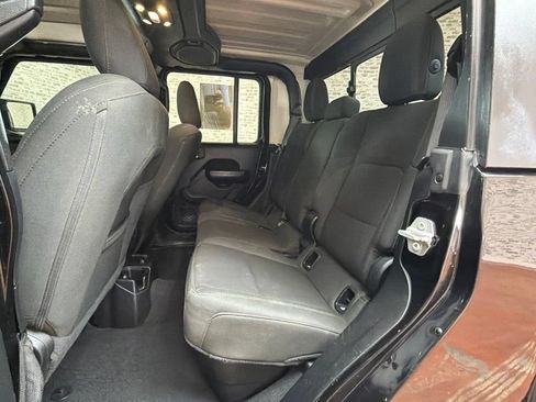 Used 2020 Jeep Gladiator Sport w/ Quick Order Package 24S AWD/4WD image 13