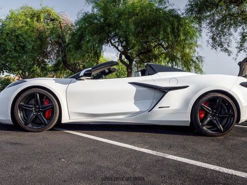 Used 2025 Chevrolet Corvette E-Ray AWD/4WD image 3