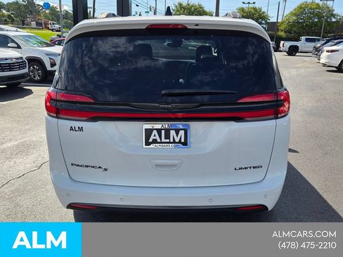 Used 2025 Chrysler Pacifica Limited FWD image 11