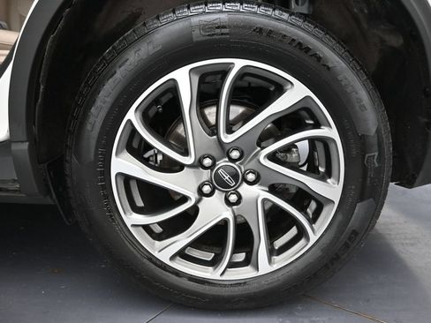 Used 2020 Lincoln Corsair AWD w/ Equipment Group 101A image 34