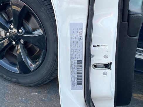 Certified 2019 Jeep Cherokee Latitude Plus image 28