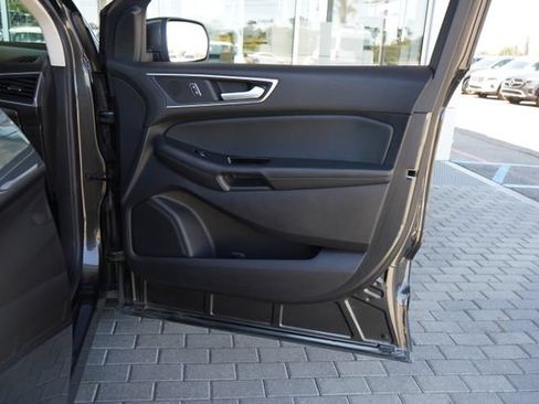 Used 2019 Ford Edge SEL w/ Equipment Group 201A FWD image 16