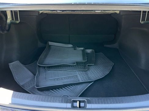 Used 2025 Toyota Corolla LE image 41