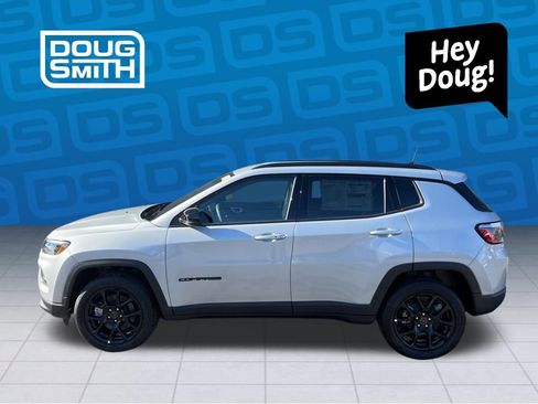 New 2026 Jeep Compass Latitude image 3