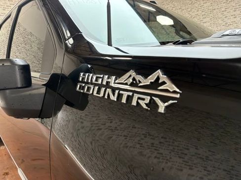 Used 2024 Chevrolet Silverado 2500 High Country w/ Technology Package AWD/4WD image 11