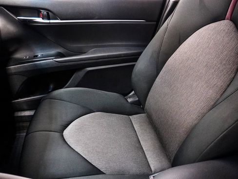 Used 2020 Toyota Camry LE image 26