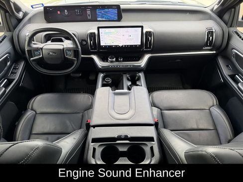 Used 2025 Ford Expedition Platinum w/ Stealth Appearance Package image 11