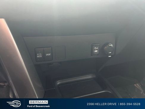 Used 2017 Toyota RAV4 LE w/ All Weather Liner Package AWD/4WD image 20