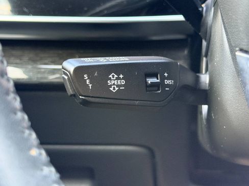 Used 2019 Audi Q8 Premium Plus w/ Premium Plus AWD/4WD image 33