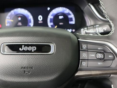 New 2025 Jeep Grand Cherokee Limited image 10