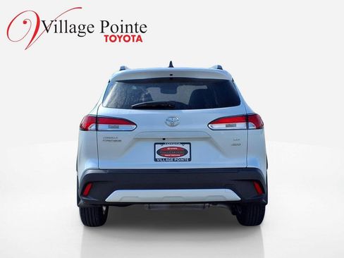 Certified 2025 Toyota Corolla Cross LE w/ Moonroof Package AWD/4WD image 5