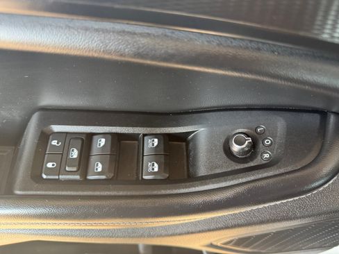 Used 2023 Jeep Grand Cherokee L Laredo AWD/4WD image 12