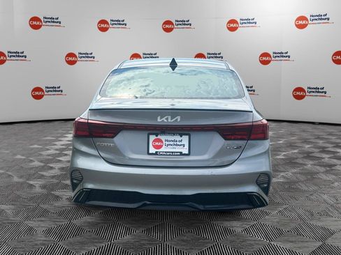 Used 2023 Kia Forte GT-Line w/ GT-Line Premium Package FWD image 4