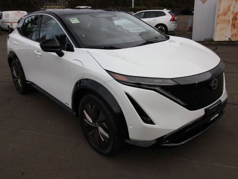 Used 2023 Nissan Ariya FWD image 1
