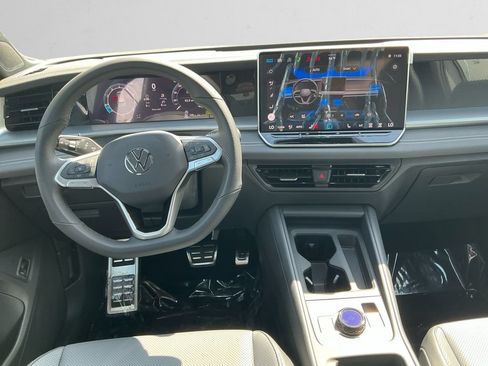 New 2026 Volkswagen Tiguan SE R-Line AWD/4WD image 10