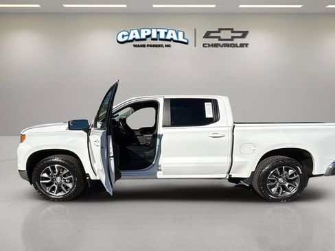 Used 2023 Chevrolet Silverado 1500 LT AWD/4WD image 13