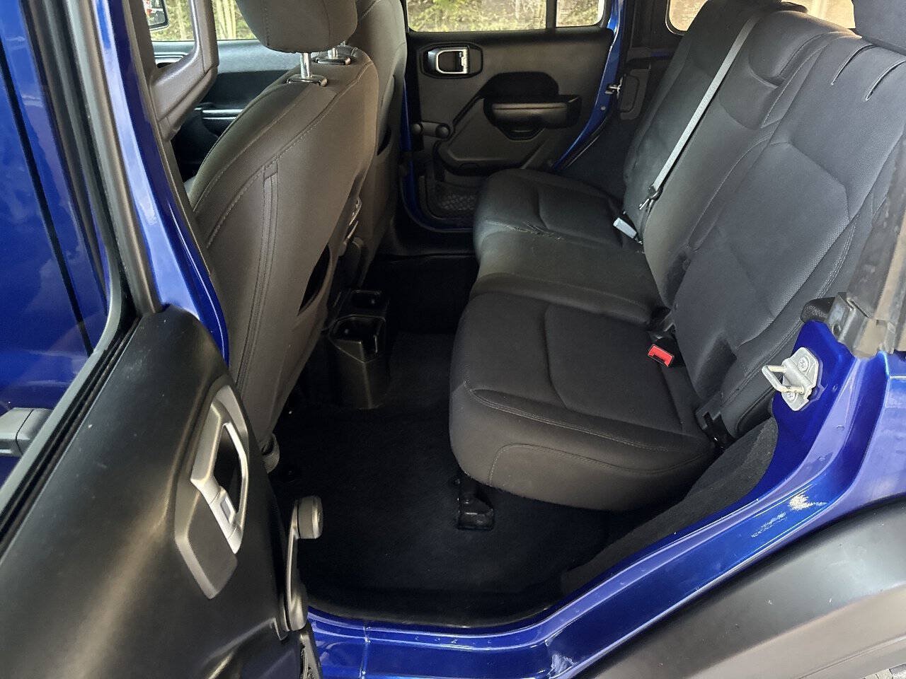 Used 2018 Jeep Wrangler Unlimited Sport AWD/4WD image 9