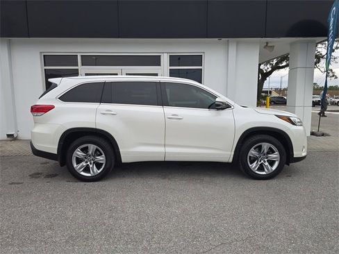Used 2019 Toyota Highlander Limited image 7