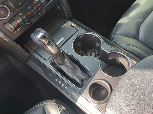 Used 2017 Ford Explorer XLT w/ Equipment Group 202A image 19