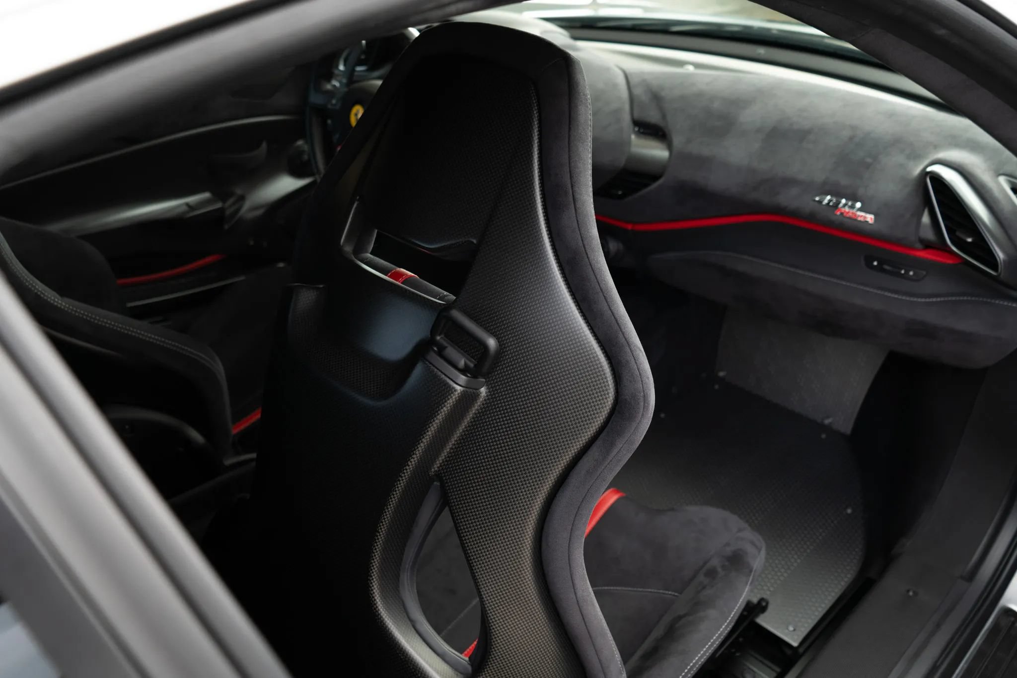 Used 2019 Ferrari 488 Pista Coupe RWD image 30