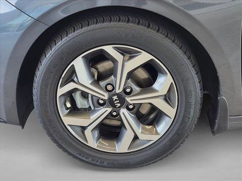 Used 2020 Kia Forte LXS FWD image 21