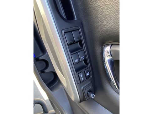 Used 2021 Nissan Titan SV w/ Accessory Utility Package image 26