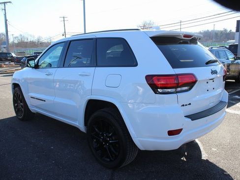 Used 2022 Jeep Grand Cherokee Laredo X image 28