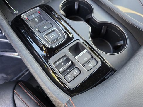 Used 2023 Honda Pilot TrailSport image 29