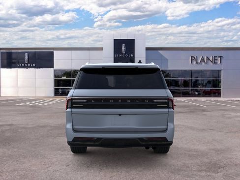 New 2026 Lincoln Navigator L Premier AWD/4WD image 5
