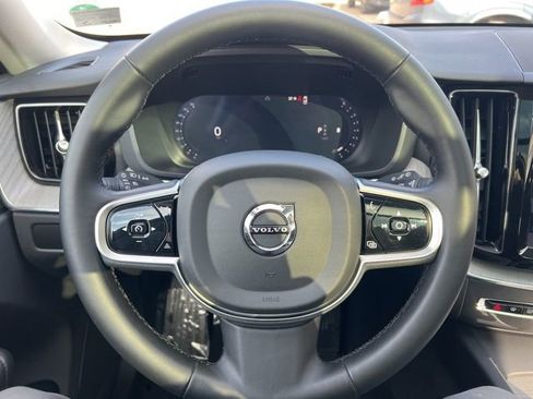 Certified 2025 Volvo XC60 B5 Plus image 31