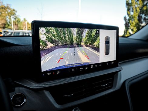 Used 2025 Ford Explorer Active w/ Active Comfort Package image 25