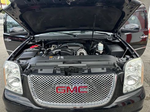 Used 2013 GMC Yukon XL Denali RWD image 36