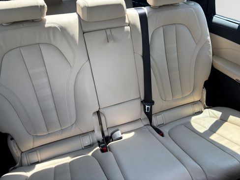 Used 2022 BMW X7 xDrive40i w/ M Sport Package AWD/4WD image 18
