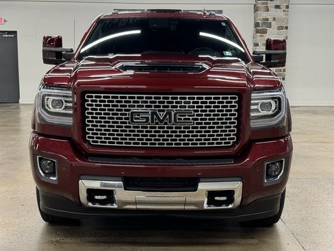 Used 2017 GMC Sierra 2500 Denali w/ Duramax Plus Package AWD/4WD image 2